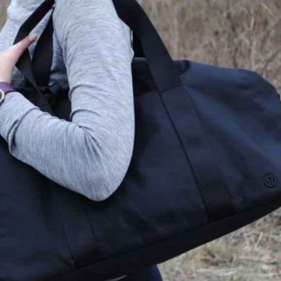 lululemon Fastrack Gym duffle bag - Picture 16 of 16